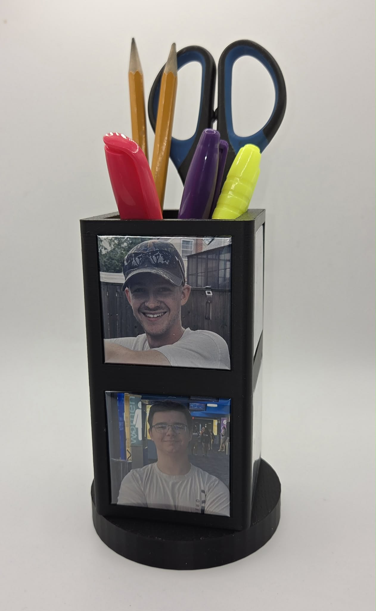 Desktop Organizer For 2 x 2 Magnets
